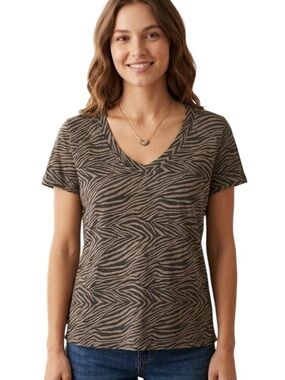 Bobi Los Angeles Women’s Zebra Stripe Print V-neck Short Sleeve Tshirt, size S.‌